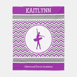 パーソナライズなシェブロンの紫色のダンサー フリースブランケット