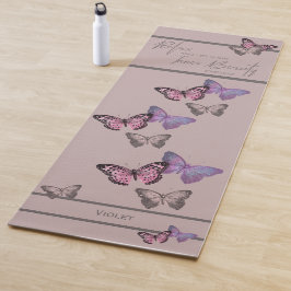 パーソナライズなシックなタイポグラフィ及び蝶パターン- ヨガマット