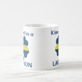 パーソナライズなスウェーデン語は私によってがラーションである私に接吻します コーヒーマグカップ (中央)