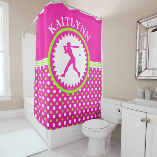 パーソナライズなソフトボールのピンク-緑の水玉模様 シャワーカーテン (インサイチュ)