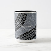 パーソナライズなタイヤは砂利の質のマグを踏みます ツートーンマグカップ (中央)