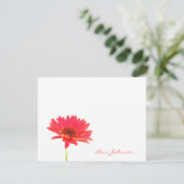 パーソナライズなデイジーの花の平らなメッセージカード 招待状 (スタンド正面)