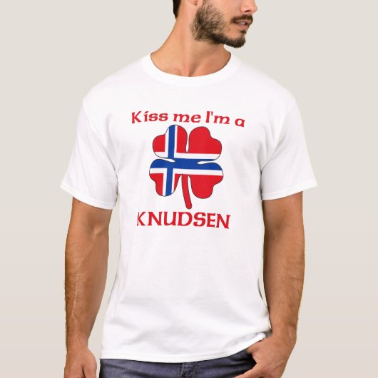 パーソナライズなノルウェー語は私によってがKnudsenである私に接吻します Tシャツ (正面)