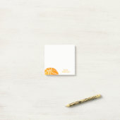 パーソナライズなバスケットボールのコーチの机から ポストイット (デスク上)