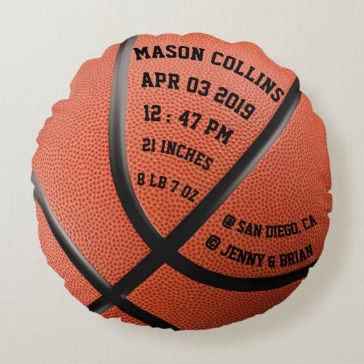 パーソナライズなバスケットボールのベビーStatsの誕生の記録 ラウンドクッション (正面)