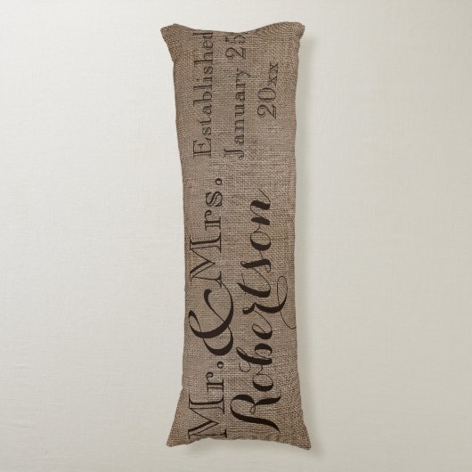 パーソナライズなバーラップ一見の素朴な結婚式の記念品 ボディピロー (正面縦)