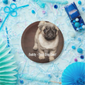 パーソナライズなパグ犬の写真およびあなたのパグ犬の名前 ペーパープレート (パーティー)