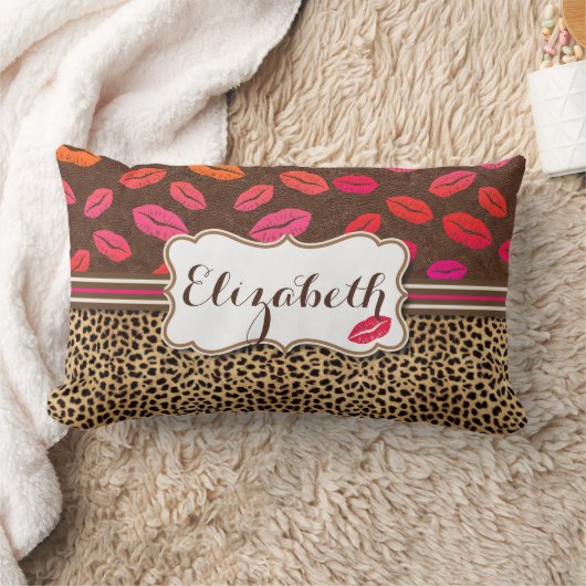 パーソナライズなヒョウのプリントの唇のキス ランバークッション (ブランケット)