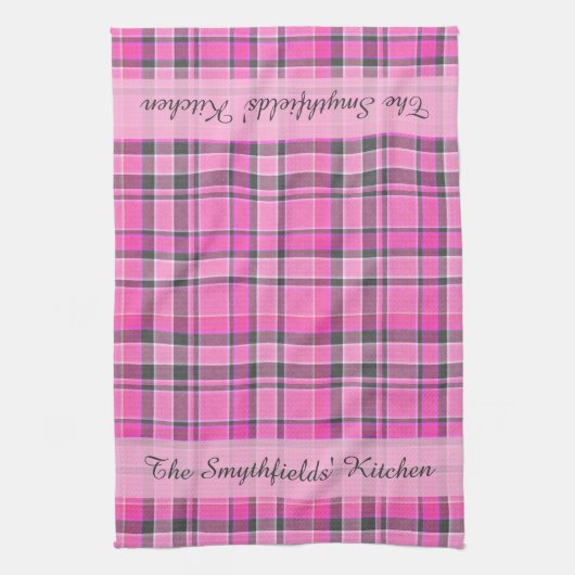 パーソナライズなピンクの灰色の格子縞のタータンチェック キッチンタオル (縦)