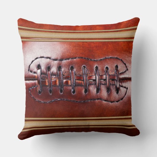 パーソナライズなフットボールのための年長夜ギフト クッション (裏面)