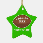 パーソナライズなフットボールの緑のオーナメントのカスタムのギフト セラミックオーナメント (右)