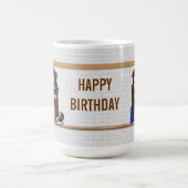 パーソナライズなブラウンおよび赤いバスケットボールジャージー コーヒーマグカップ (中央)