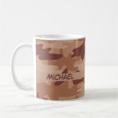 パーソナライズなブラウンタンの迷彩柄のカムフラージュの名前 コーヒーマグカップ (左)