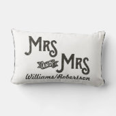 パーソナライズなレズビアンの常の永久に白のハート ランバークッション (裏面)