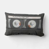 パーソナライズなレトロカセット組合せテープ ランバークッション (裏面)