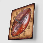 パーソナライズなヴィンテージのフットボールの装飾の名前、数 スクエア壁時計 (傾斜)