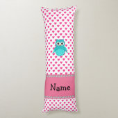 パーソナライズな一流のかわいいフクロウのピンクのハート ボディピロー (裏面 (縦))