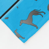 パーソナライズな一流のスカイブルーのグレイハウンド犬 フリースブランケット (角)