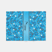 パーソナライズな一流のスカイブルーのラクロスパターン フリースブランケット (正面(横))