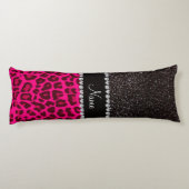 パーソナライズな一流のネオンピンクのヒョウの黒のグリッター ボディピロー (裏面)