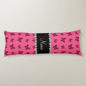 パーソナライズな一流のピンクの蝶パターン ボディピロー (裏面)