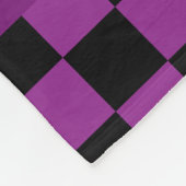 パーソナライズな一流の恐竜の紫色のチェッカー フリースブランケット (角)