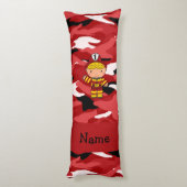 パーソナライズな一流の消防士の赤の迷彩柄 ボディピロー (裏面 (縦))