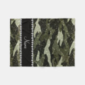 パーソナライズな一流の深緑色のグリッターのカムフラージュ フリースブランケット (正面(横))