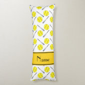 パーソナライズな一流の白いソフトボールパターン ボディピロー (裏面 (縦))