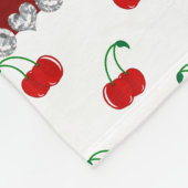 パーソナライズな一流の白く赤いチェリーレッドのストライブ柄 フリースブランケット (角)