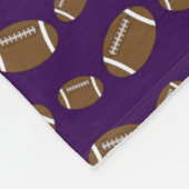 パーソナライズな一流の紫色のフットボール フリースブランケット (角)