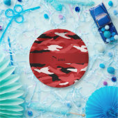 パーソナライズな一流の赤いカムフラージュの赤のストライブ柄 ペーパープレート (パーティー)