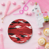 パーソナライズな一流の赤いカムフラージュの赤のストライブ柄 ペーパープレート (パーティー)