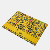 パーソナライズな一流の黄色いマウンテンバイク ドアマット (アングル)