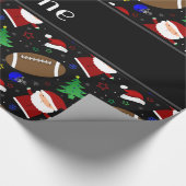 パーソナライズな一流の黒いフットボールのクリスマス ラッピングペーパー (角)