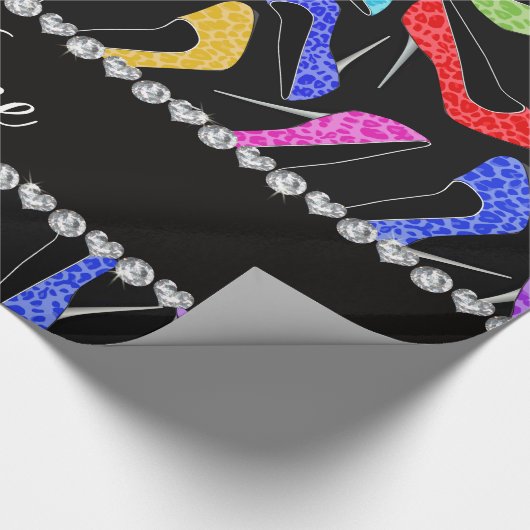 パーソナライズな一流の黒い虹のヒョウのハイヒール ラッピングペーパー (角)