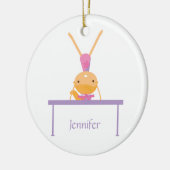 パーソナライズな体操の釣り合い梁の子供のオーナメント セラミックオーナメント (左)