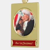 パーソナライズな写真"私達の第1クリスマス" ゴールドプレートバナーオーナメント (左)