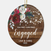 パーソナライズな初めてのクリスマスの婚約したなオーナメント セラミックオーナメント (左)