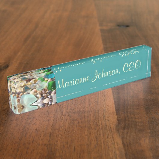 パーソナライズな名札の机の青いSeaglassのギフト デスクネームプレート (側面)