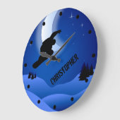 パーソナライズな夜スノーボードの山および月 ラージ壁時計 (傾斜)