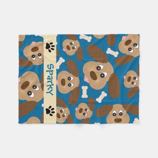パーソナライズな大きい耳を搭載するかわいい微笑犬 フリースブランケット (正面(横))