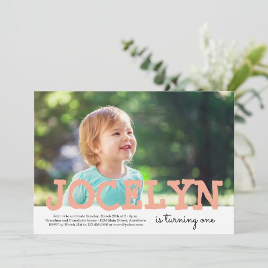 パーソナライズな女の子または男の子の写真の誕生日の招待状 招待状 (スタンド正面)