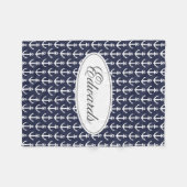 パーソナライズな姓の濃紺の航海のないかり フリースブランケット (正面(横))