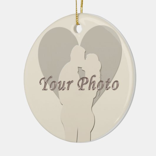 パーソナライズな婚約は写真の名前の日付を飾ります セラミックオーナメント (左)