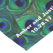 パーソナライズな孔雀の羽のプリントのテーブルのランナー ショートテーブルランナー (コーナー)