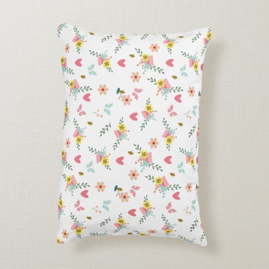 パーソナライズな小さな女の子の花の蝶ハート アクセントクッション (裏面(縦))