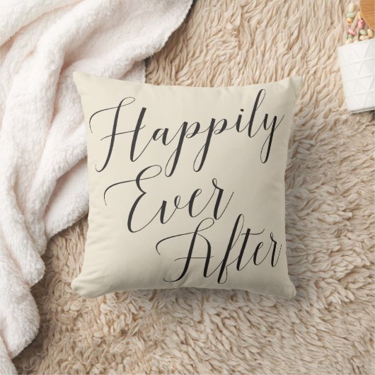 パーソナライズな幸福にその後ずっと結婚の記念品 クッション (ブランケット)
