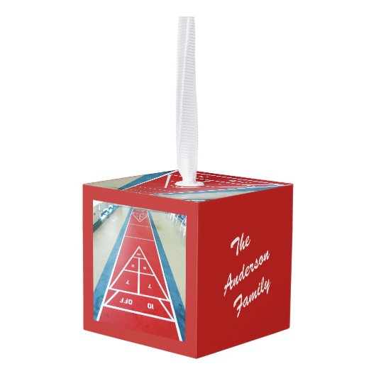 パーソナライズな日付がついたの上のShuffleboard キューブオーナメント (裏面アングル)