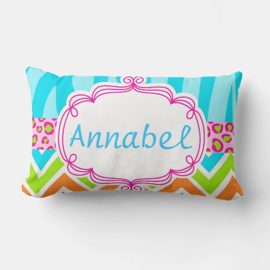パーソナライズな明るいシマウマのヒョウおよびシェブロン ランバークッション (正面)